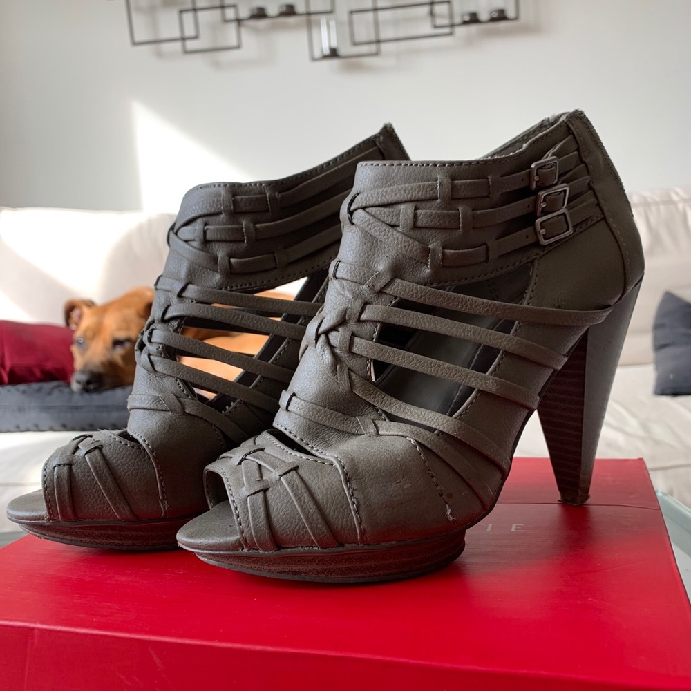 Modern bootie